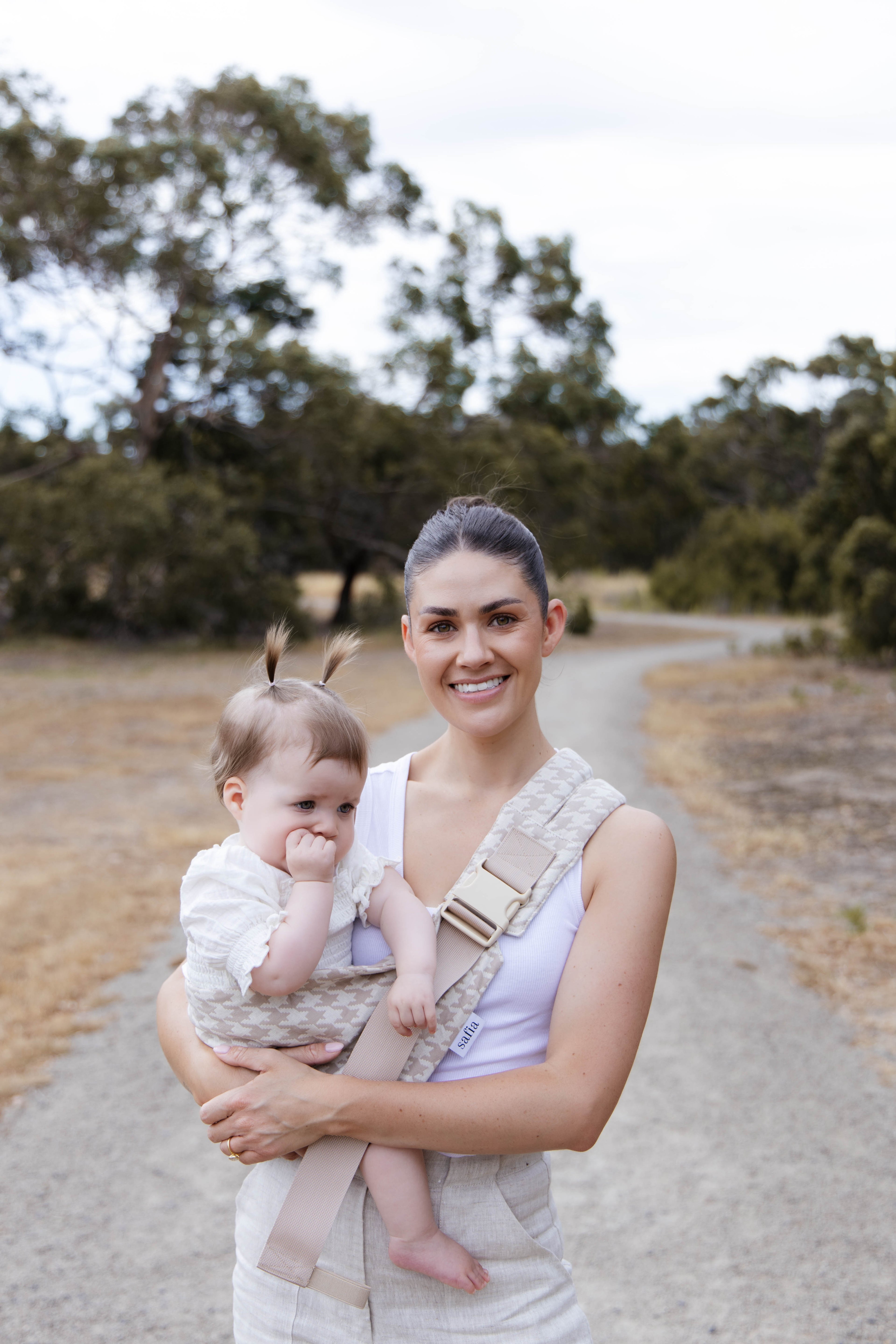 Beige and White Houndstooth Sling