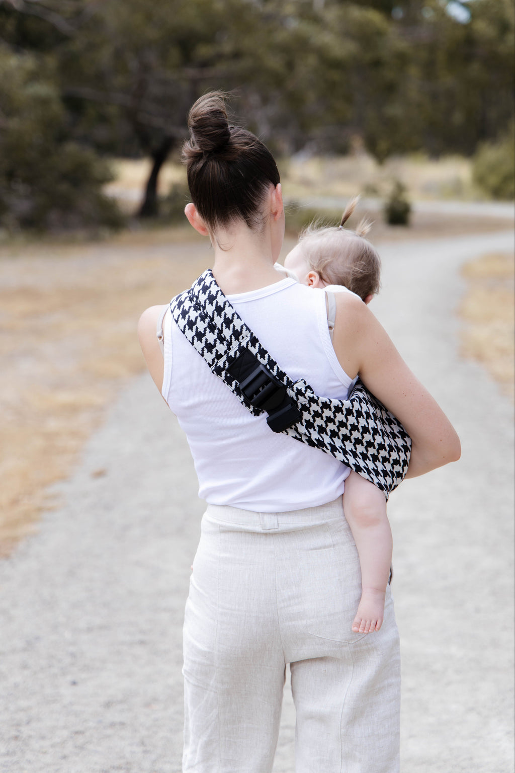 Black and White Houndstooth Sling