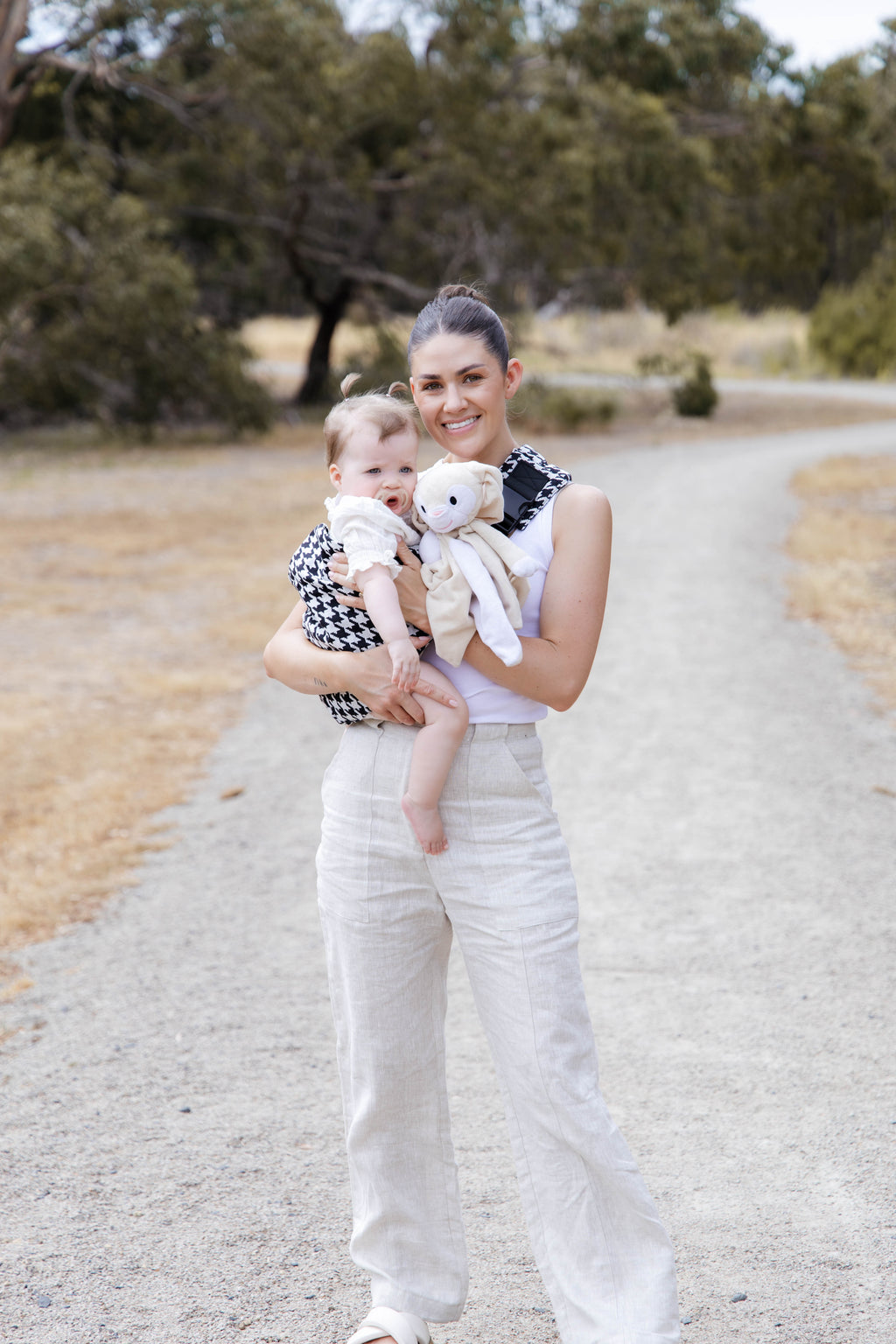 Black and White Houndstooth Sling
