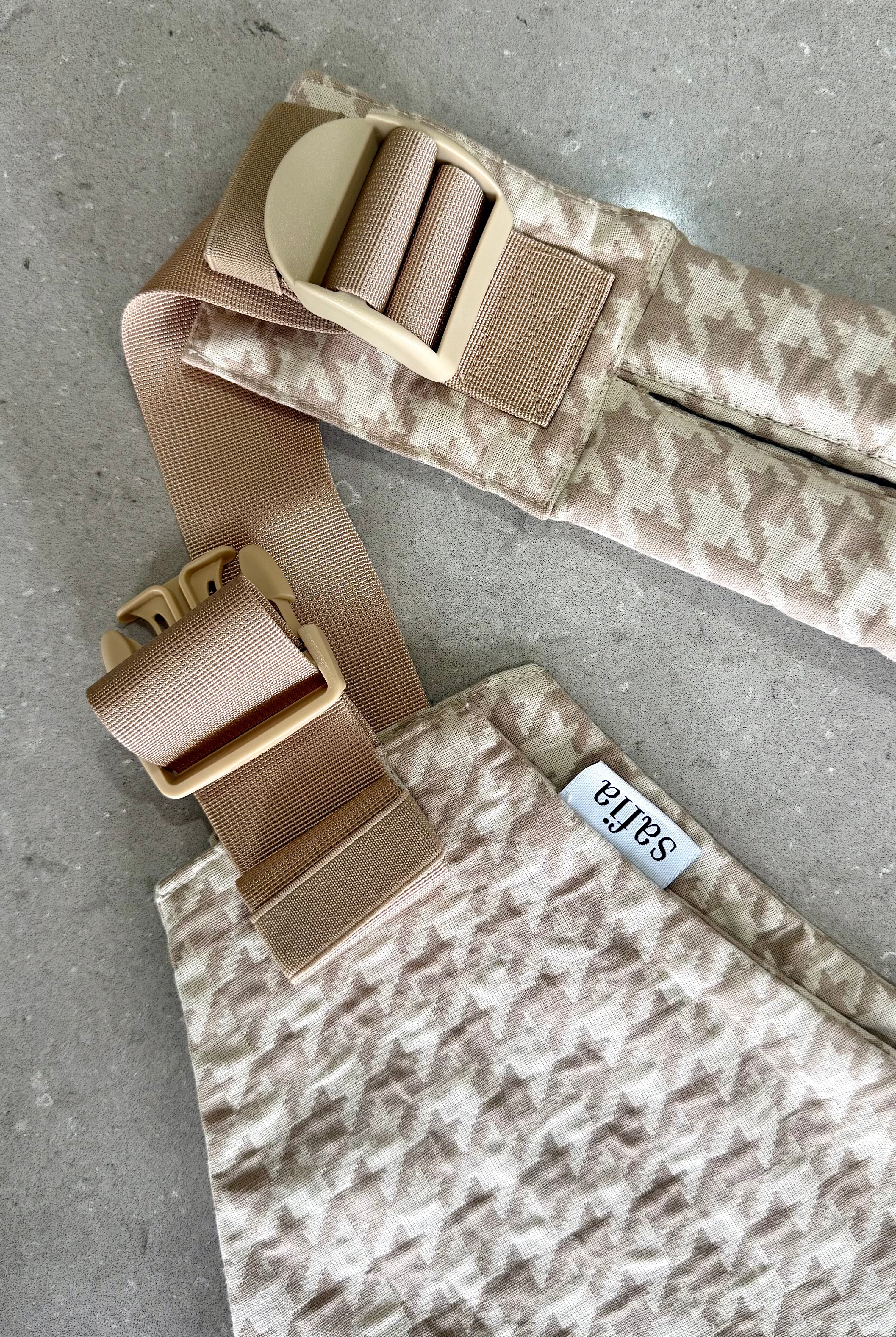 Toddler Sling - Beige and White Houndstooth